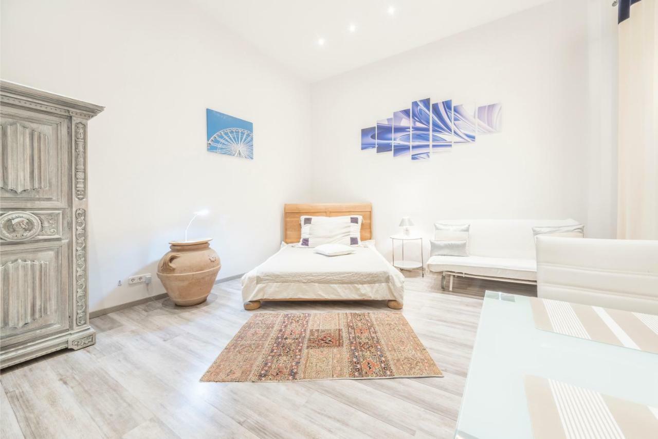 Atlanta Apartment Is In The Heart Of Budapest Exterior photo
